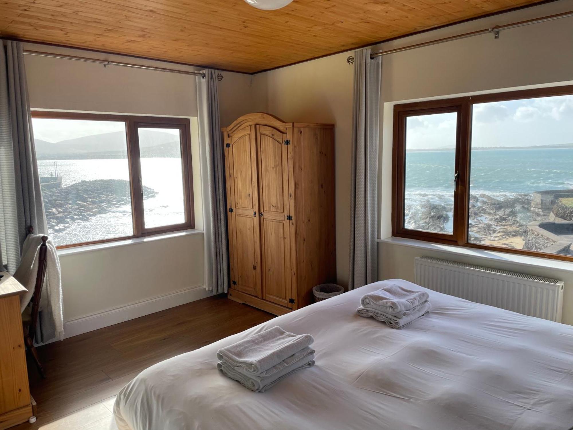 مبيت وإفطار Ballydavid The Coastguard House @ Tigh T.P. المظهر الخارجي الصورة