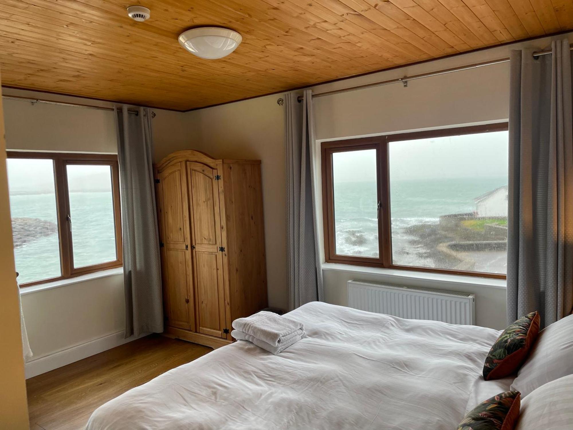 مبيت وإفطار Ballydavid The Coastguard House @ Tigh T.P. المظهر الخارجي الصورة